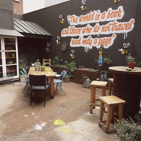 Igloo Hybrid Hostel Nottingham Bagian luar foto