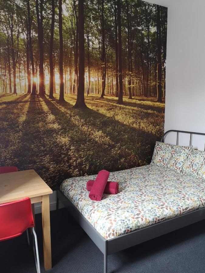 Igloo Hybrid Hostel Nottingham Bagian luar foto