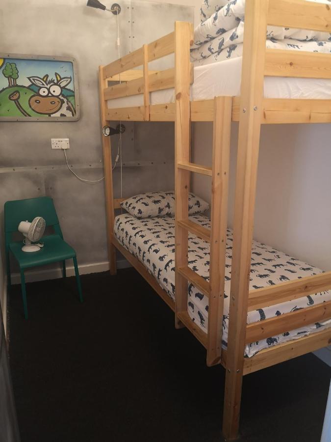 Igloo Hybrid Hostel Nottingham Bagian luar foto