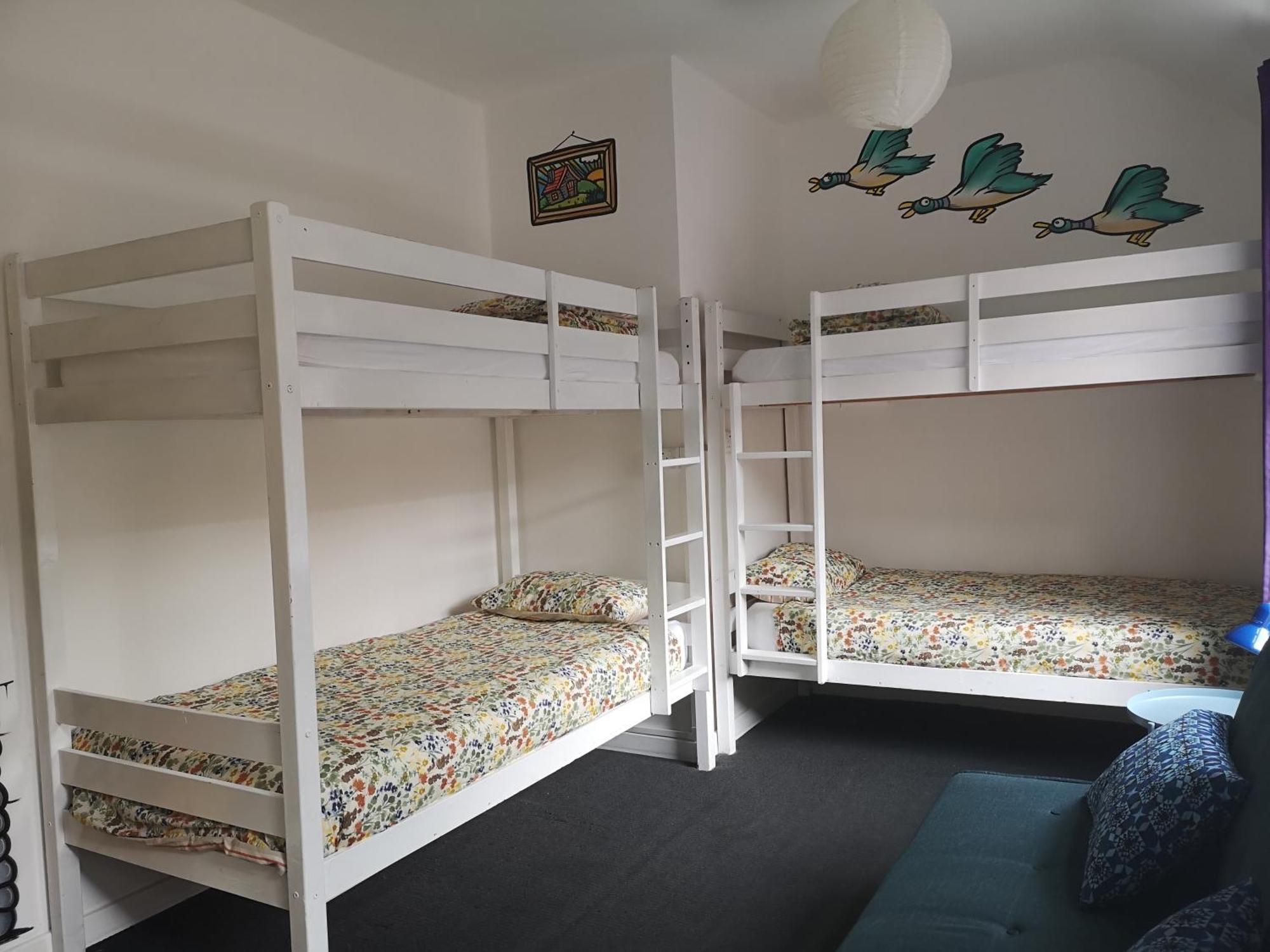 Igloo Hybrid Hostel Nottingham Bagian luar foto