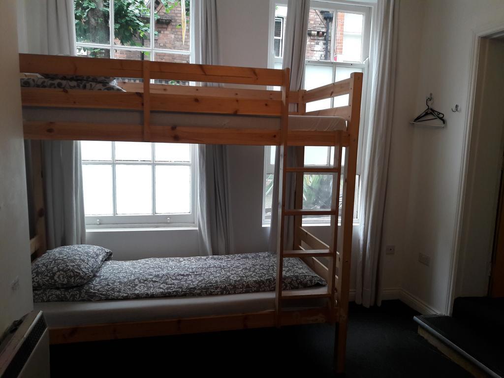 Igloo Hybrid Hostel Nottingham Bagian luar foto