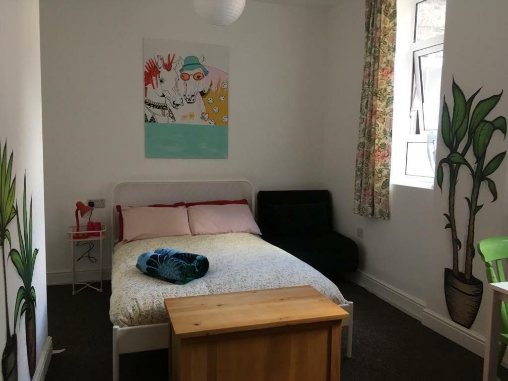 Igloo Hybrid Hostel Nottingham Bagian luar foto