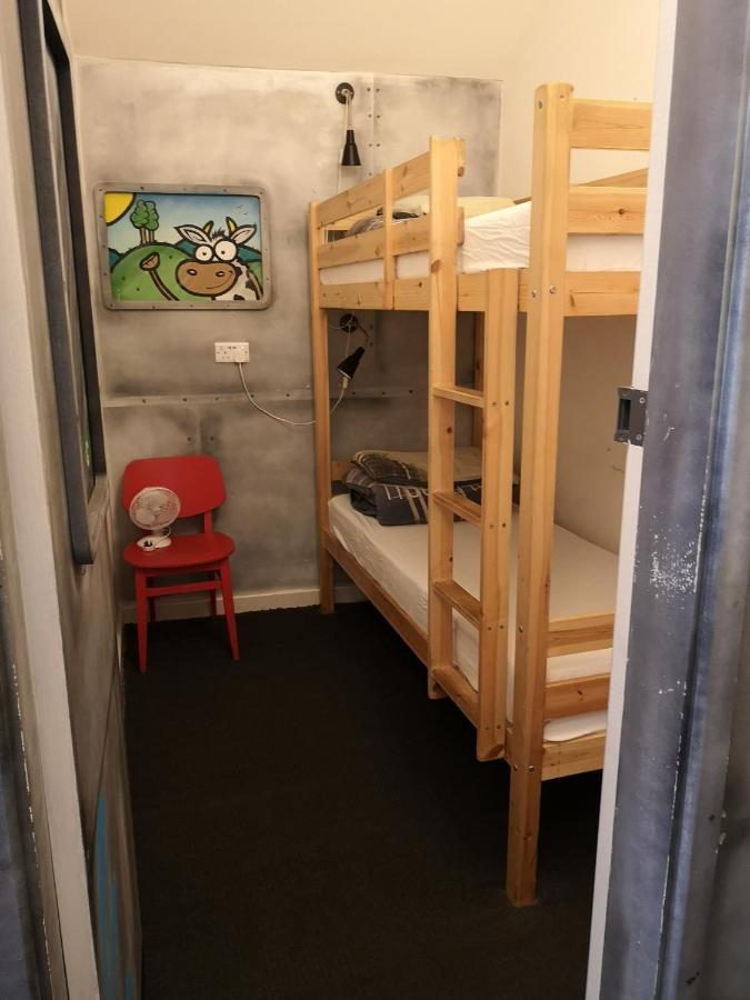 Igloo Hybrid Hostel Nottingham Bagian luar foto